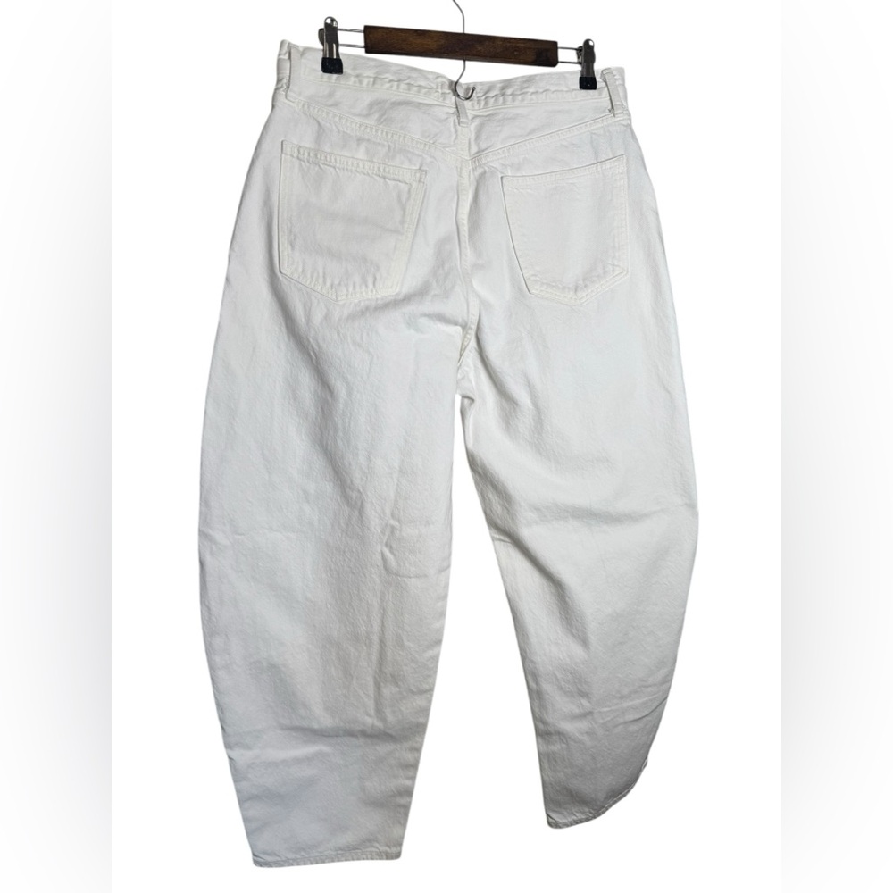 Agolde Mara Barrel Jean in Milkshake - Picture 10 of 15